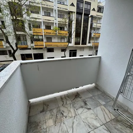 Costa Caparica Beautiful ホームステイ *